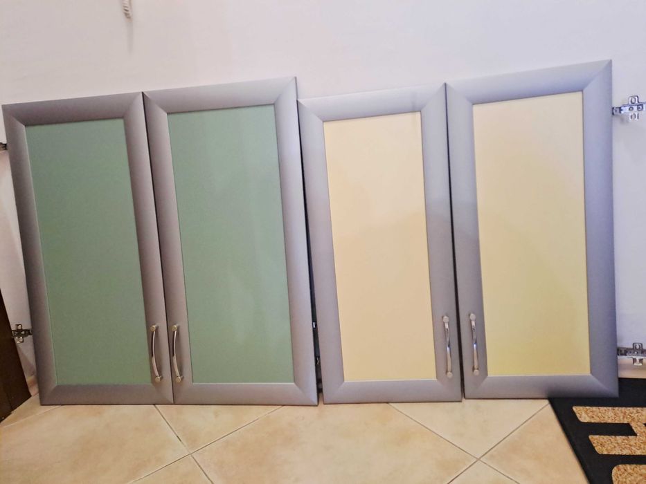 Шкафче + 8 вратички