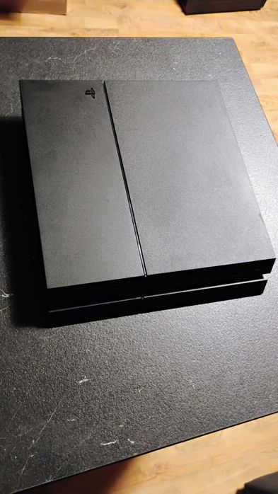Consola PS 4, PlayStation 4, 500GB in stare foarte buna + 1controller