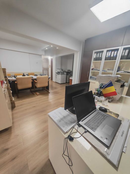 Spatiu birouri de vanzare