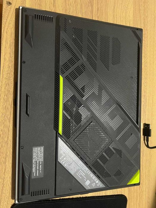 ASUS ROG Strix G16 i9 14900HX RTX 4060 32GB SSD 240Hz Garanție 8 luni