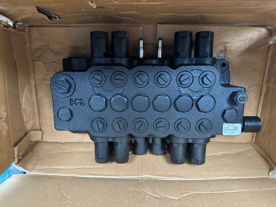 Преден / заден хидравличен разпределител JCB 3CX/4CX