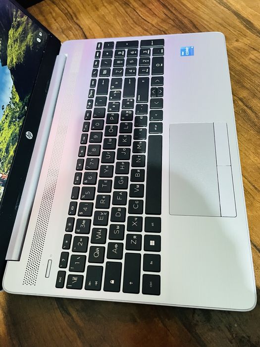 Hp core i3 holati ideal srochni sotiladi