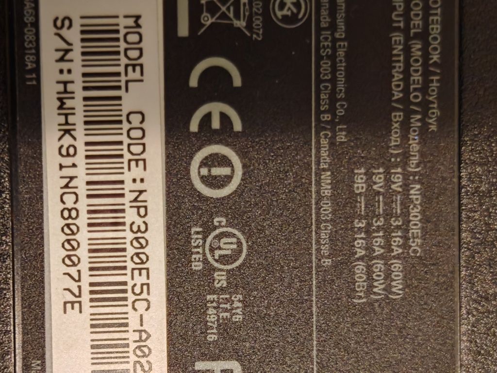 Лаптоп Samsung Np300e5c без хард диск - за ремонт или за части