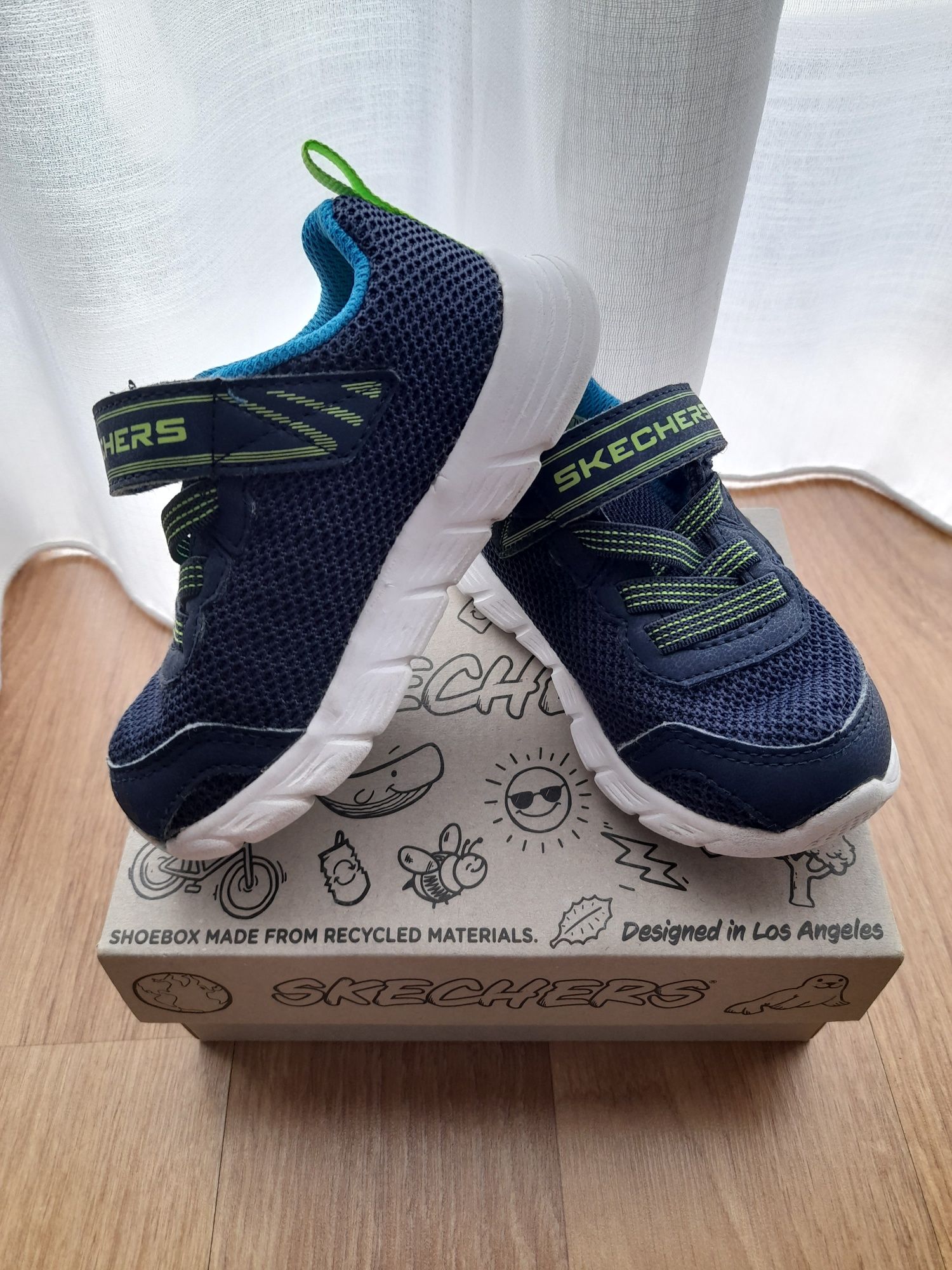 Skechers mărimea 22