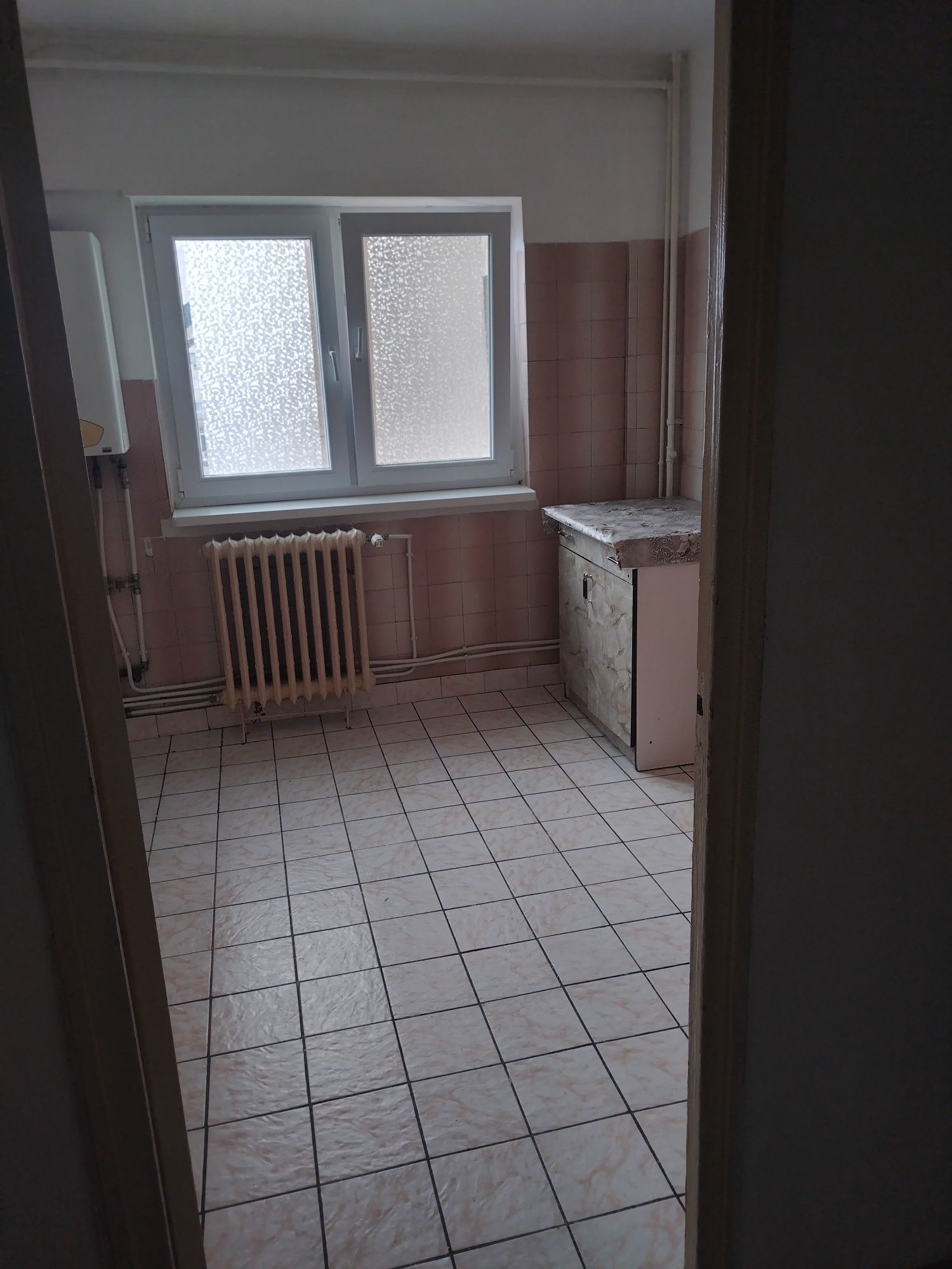 Apartament 3 camere,2 băi,70 mp,etaj 2, zonă ultracentrală Deva
