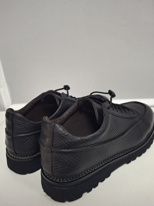 Продаю кожаную обувь размер 44