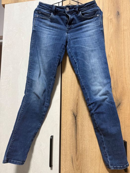 Оригинални дънки Guess, размер S