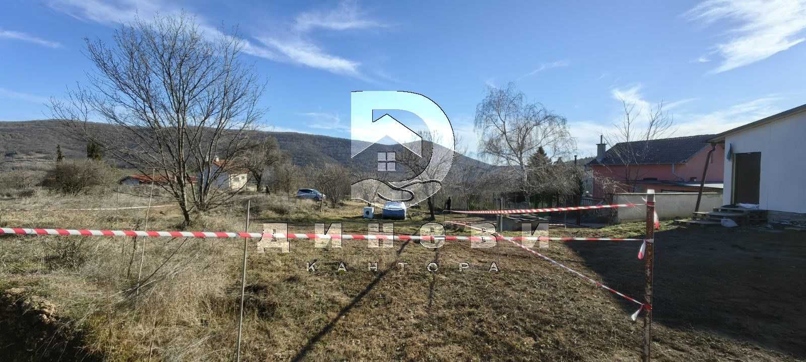 Продавам парцел в с. Сулица