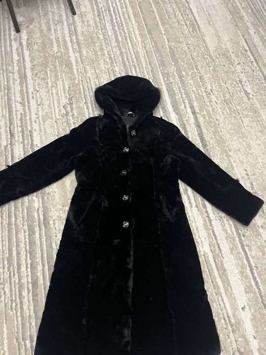 Продам женскую шубу