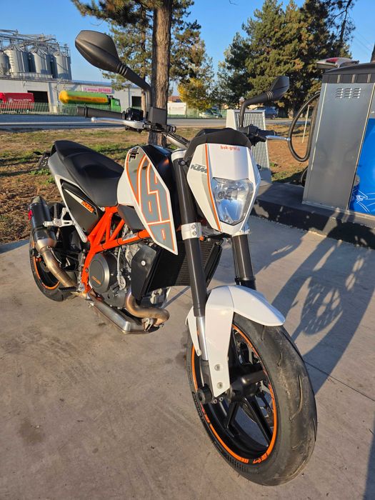 KTM  DUKE  690cc