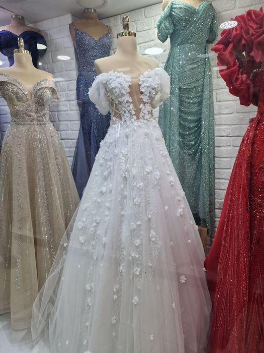 Vand rochie mireasa curățată la spălătorie