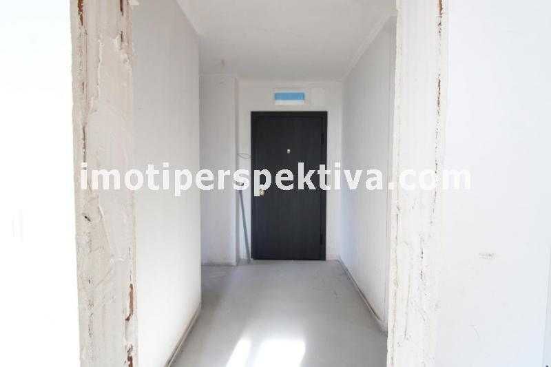 Продава се Тристаен апартамент в Пловдив, Остромила - 116 кв.м за 1113 €/кв.м - Снимка #8