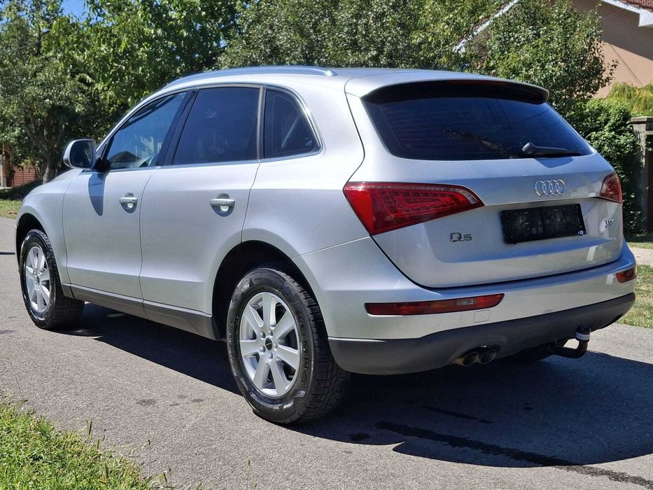 Audi Q5 2.0 TDI Quattro LED / Dublu-Climatronic / Incalzire scaune