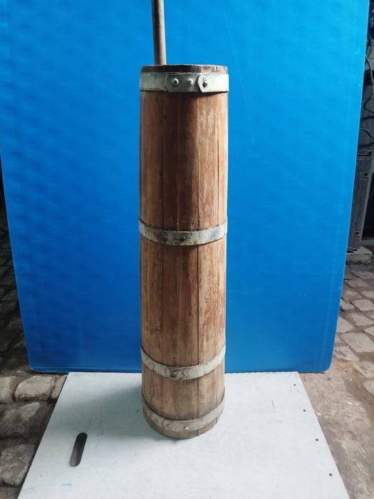 Дървен съд за отделяне на маслото от млякото