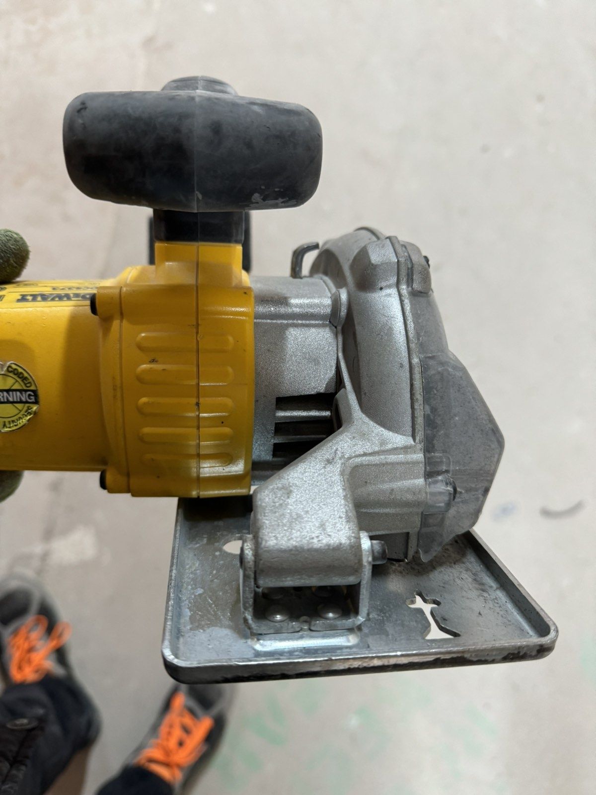 Dewalt перфоратор и циркуляр