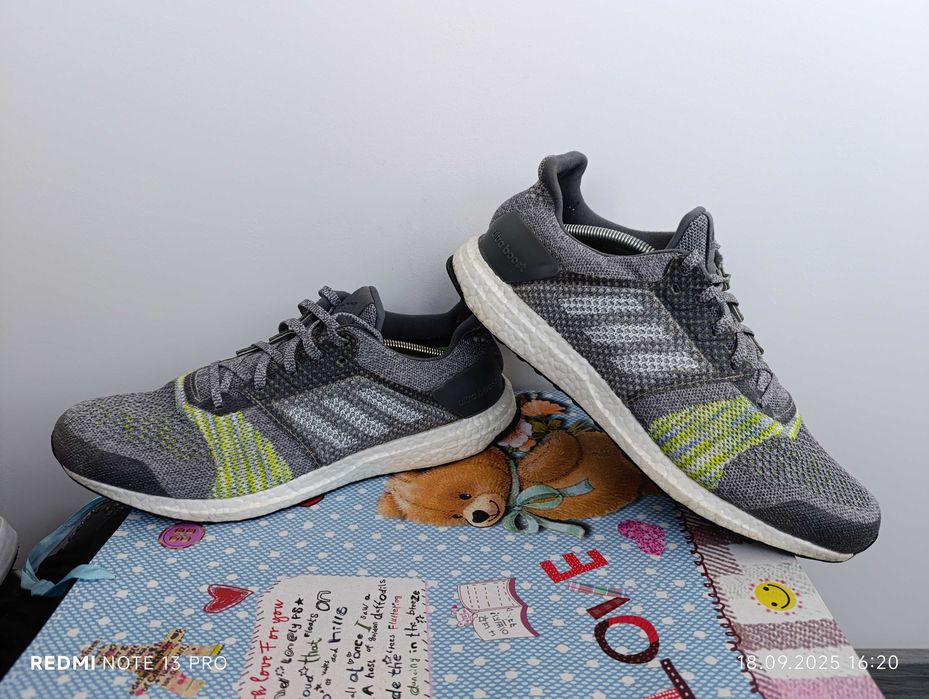 ''Adidas UltraBOOST ST''оригинални маратонки 46.5 номер