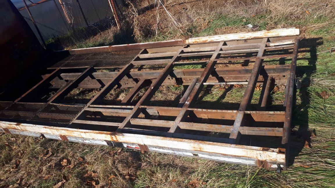 Продавам метална конструкция за каросерия от ИВЕКО