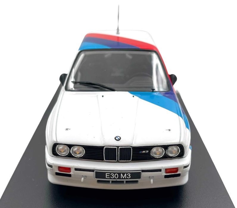 1989 BMW M30 (E30) 1:24 White Box