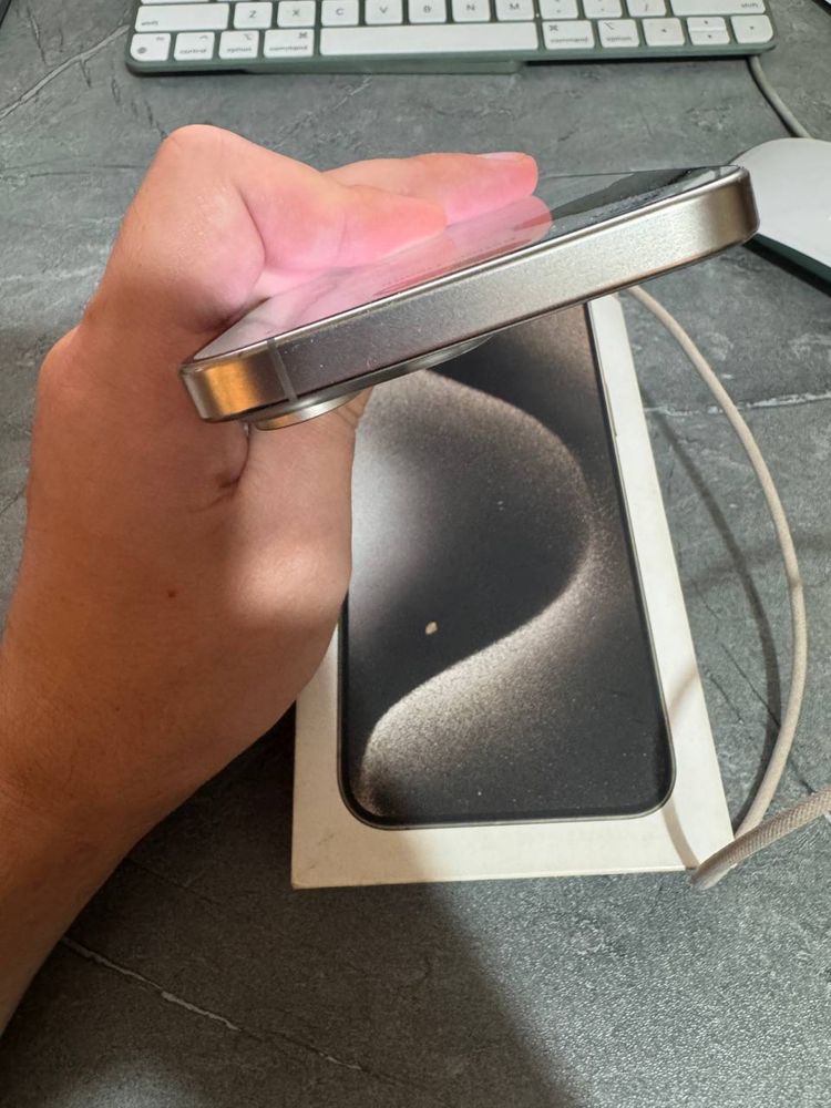 Iphone 15 pro max 256 gb holati rasmda