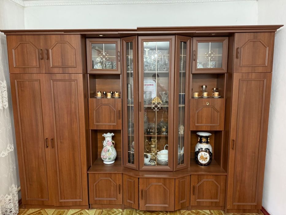 Срочно продам сервант