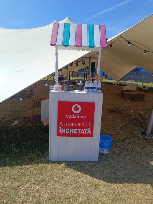 Toneta de limonada clătite hott dog vata de zahar