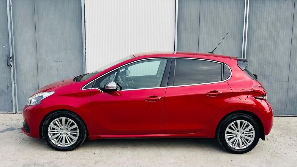 Peugeot 208/2018/xenon