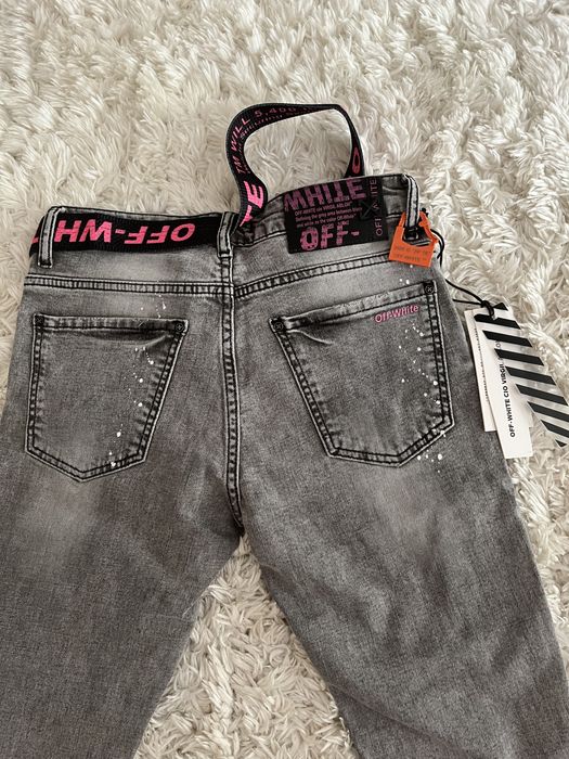 Blugi dama noi cu eticheta