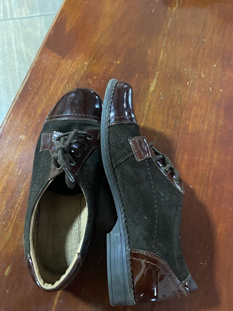 Pantofi de piele