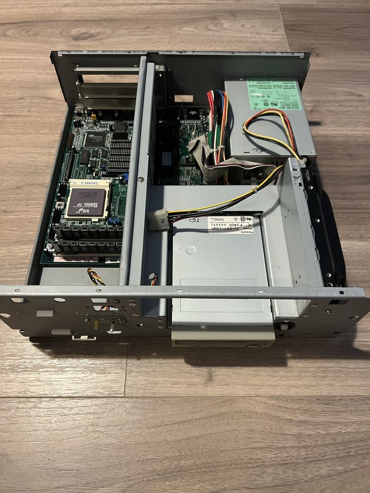 Unitate 486 packard bell defecta pentru piese
