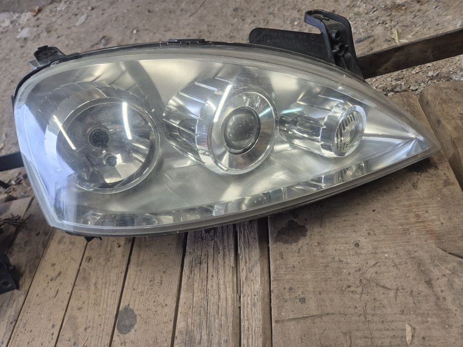 Фарове за Опел Корса C