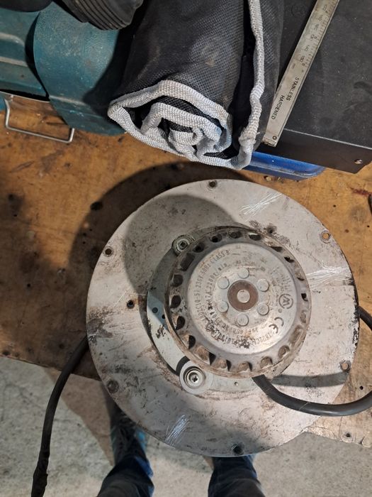 Vând ventilator centrala vissman