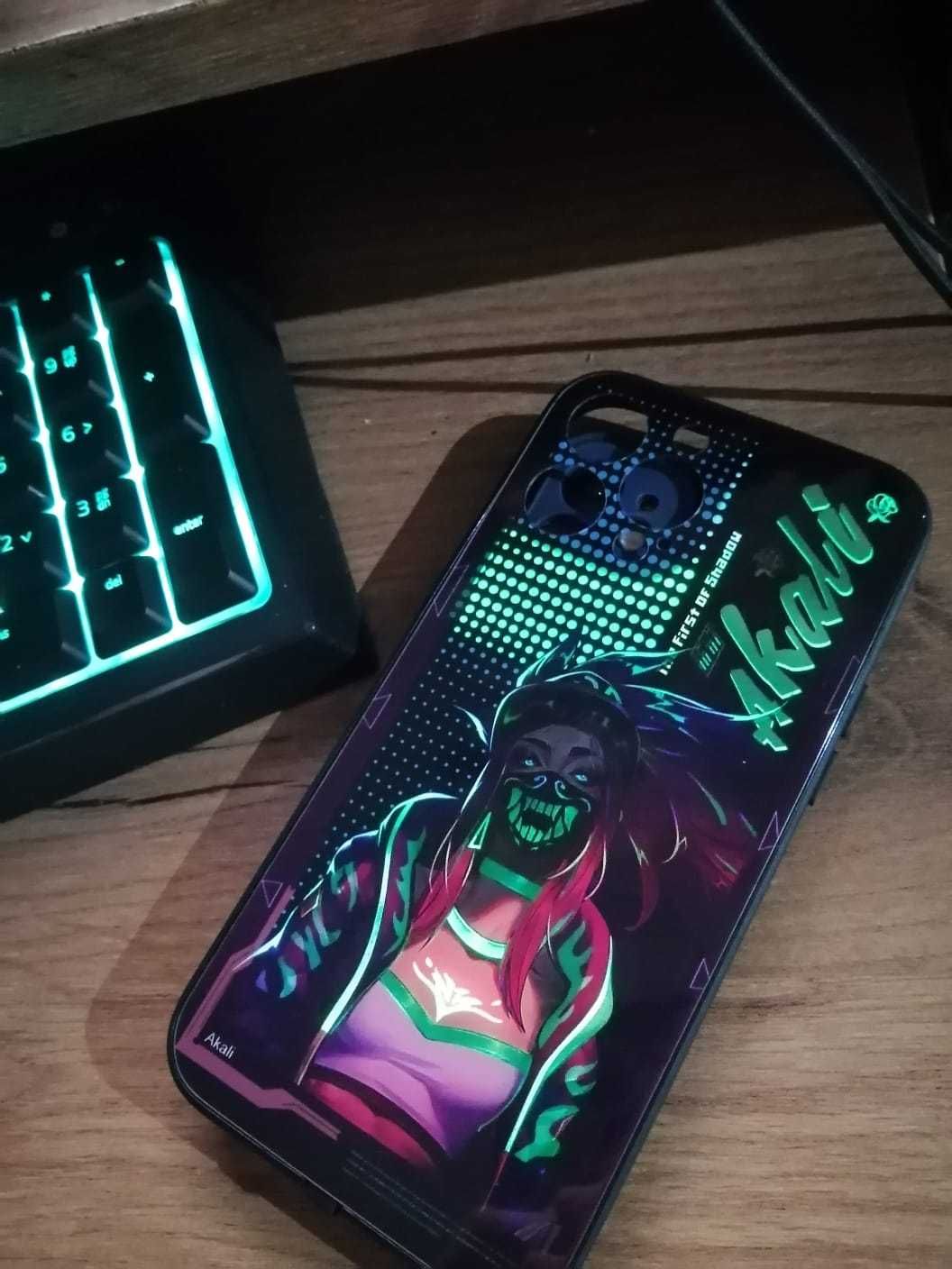 Husa luminata LED pentru Iphone 13 Pro Max - Akali din LoL