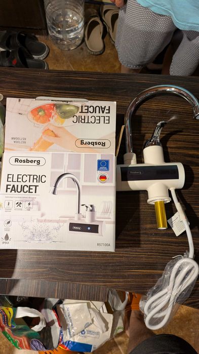 Кран за мивка с нагревател чисто нов неизползван