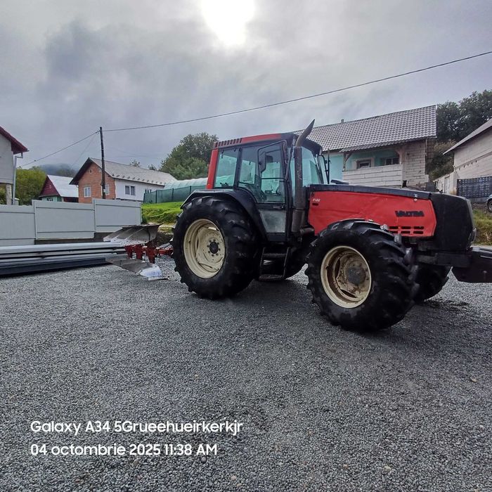 De vinzare valtra 8050[150cp]