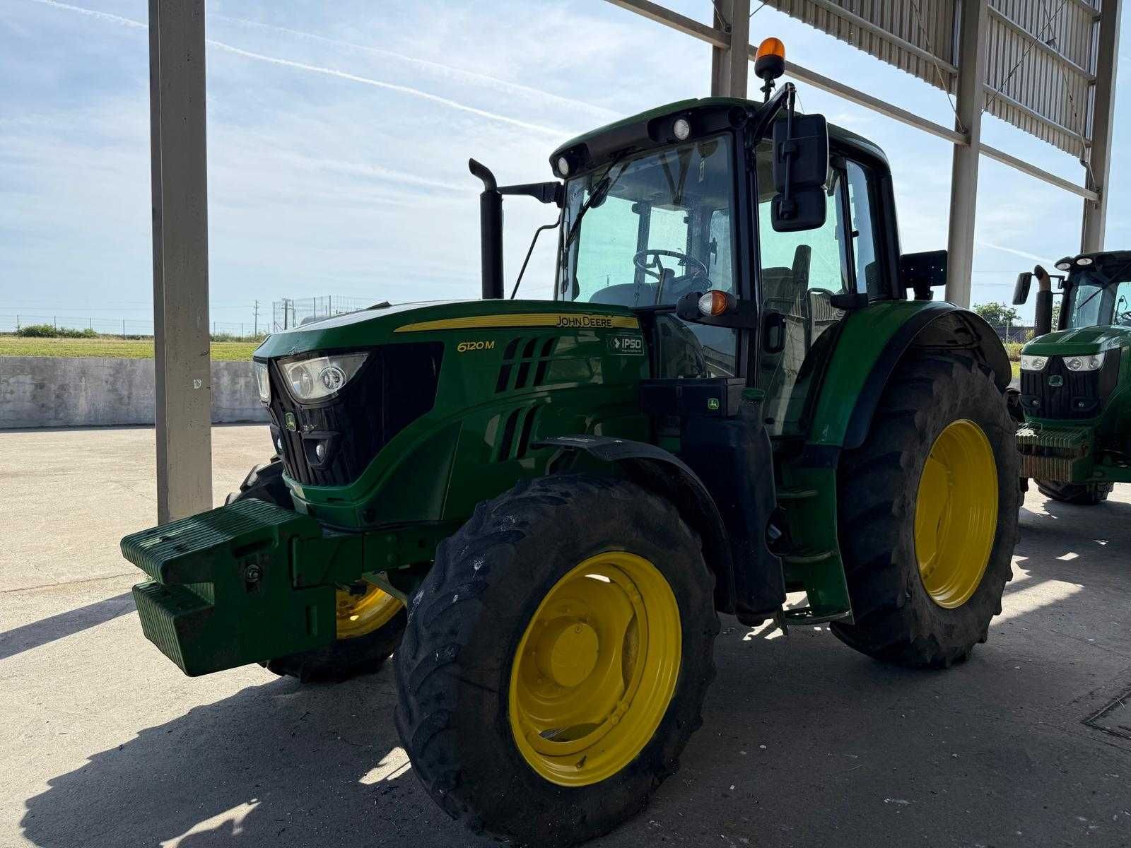 Tractor John Deere 6120M