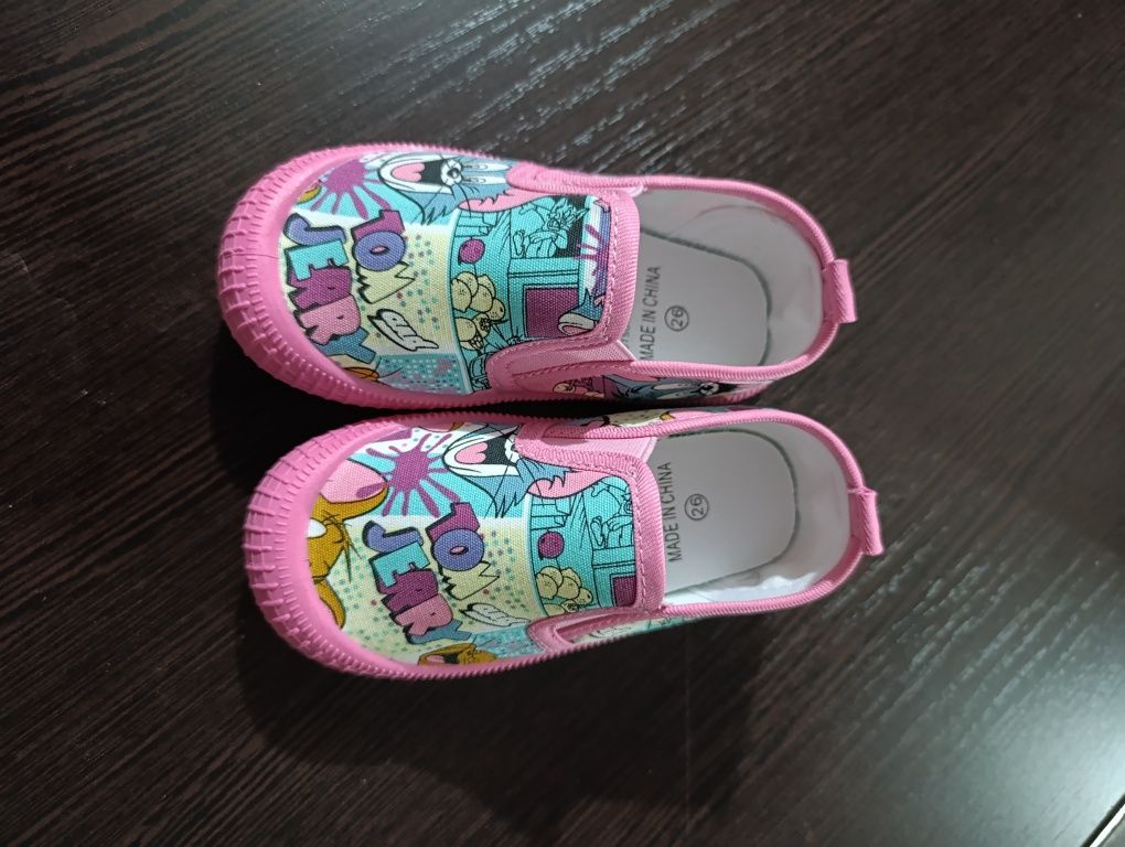 Продается детская обувь