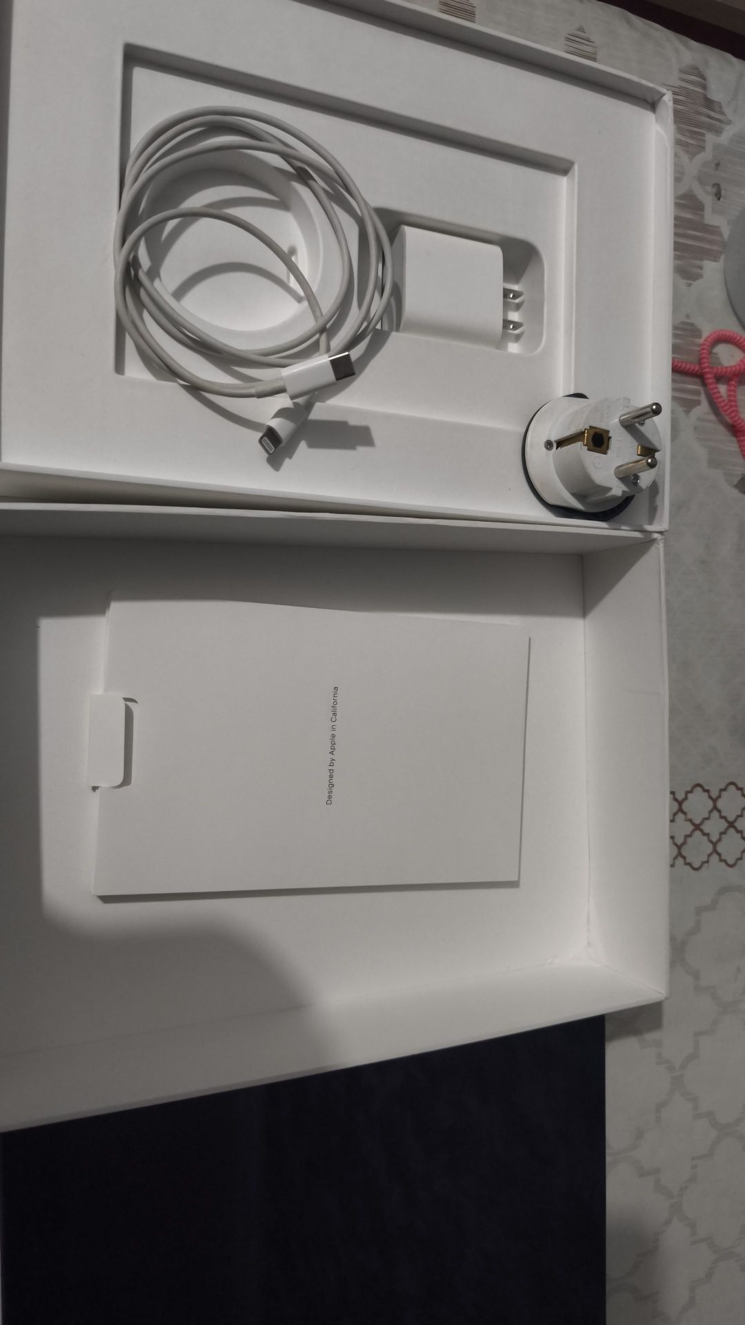 iPad 9 generation 256 gb , apple pencil 1 generation