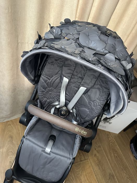 Количка Cybex Priam 4 Simply Flowers Platinum Сайбекс Приам Прайм 4