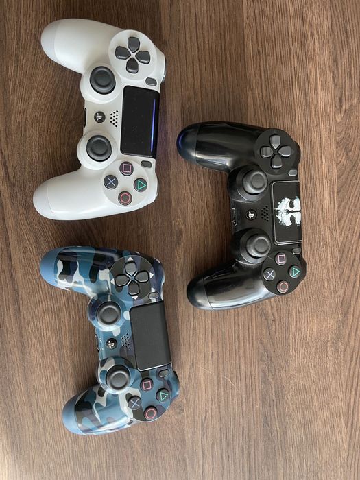 Ps4 slim 1TB 3 игри и 3 контролера