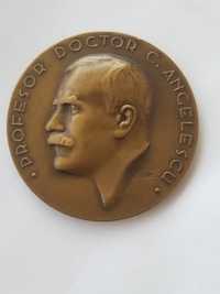 Medalie Doctor C Angelescu Creatorul Facultatii de Farmacie 1934 Jalea
