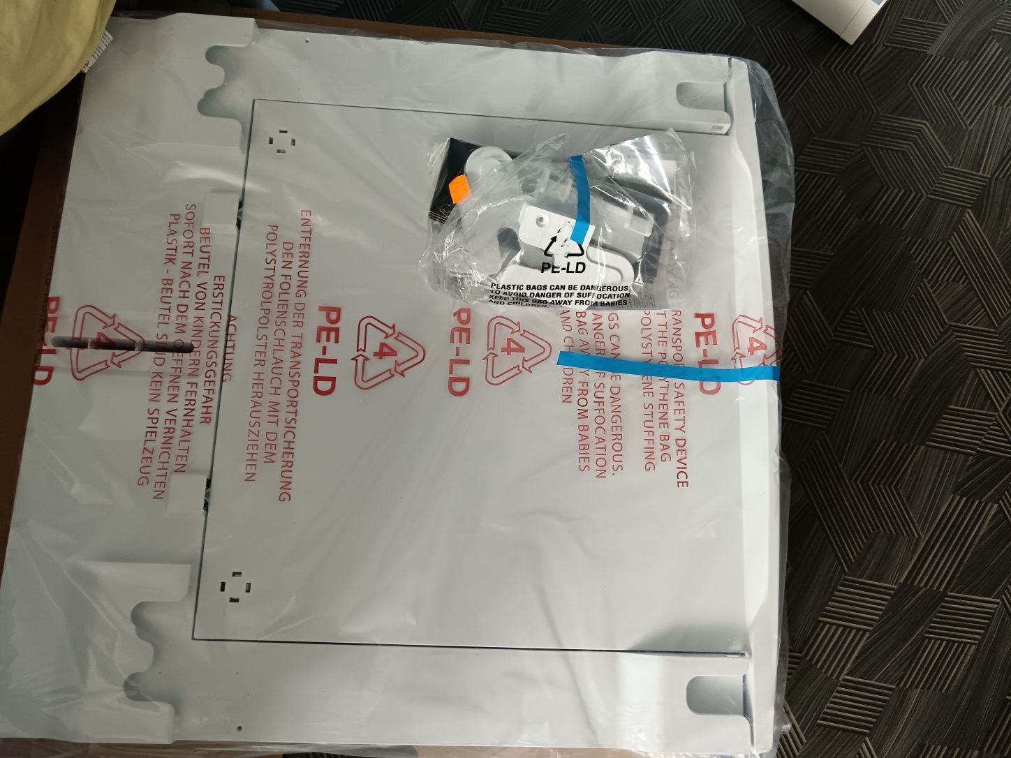 Свързващ кит с рафт Electrolux STA9GW3