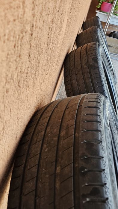 Anvelope suv vara michelin 235 55 19
