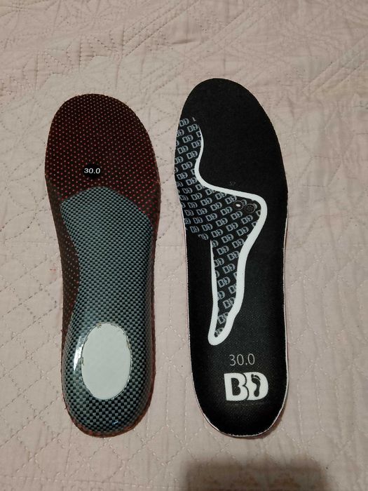 Продавам чисто нови спортни стелки за обувки, внесени от Австрия!