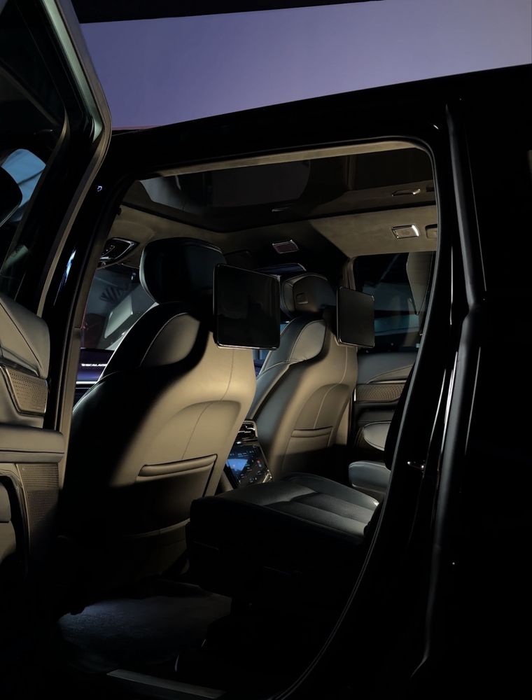 Cadillac Escalade IQ Sport 2