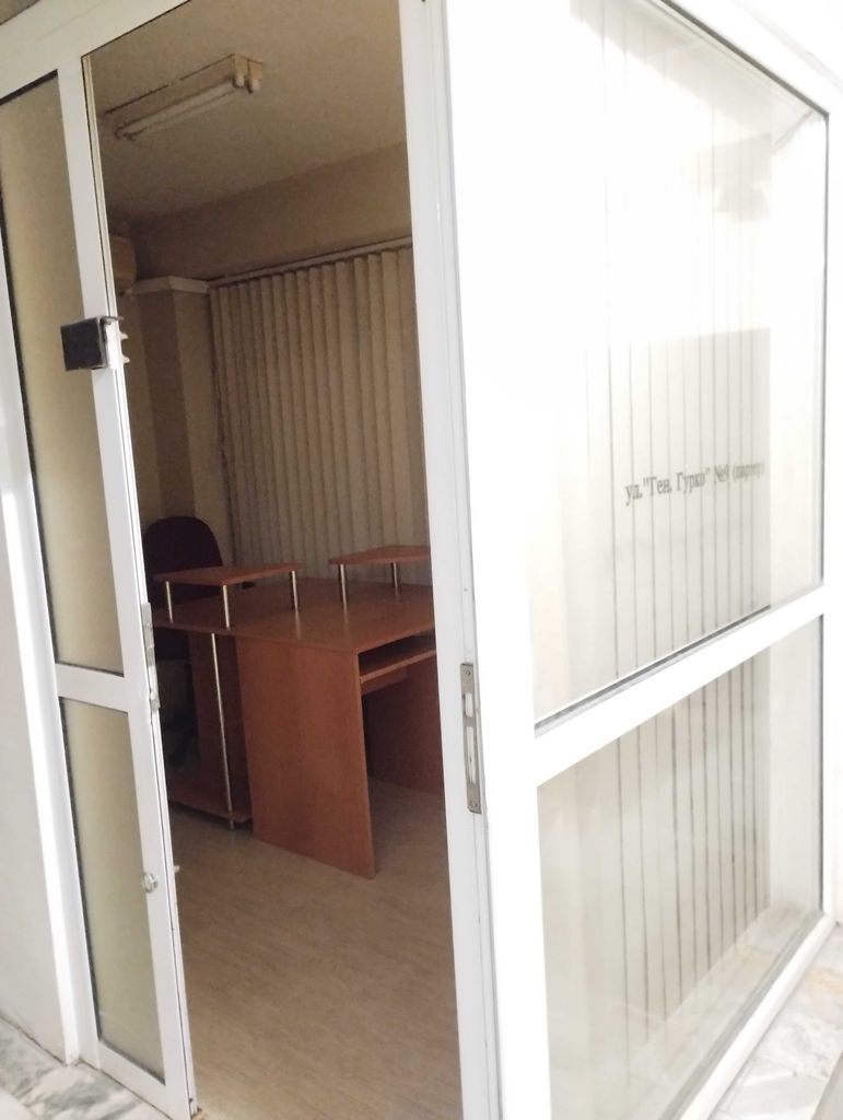 Дава се под наем Офис в Бургас, Център - 6 кв.м за 102 € - Снимка #3