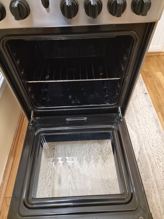 Aragaz Indesit inox ca NOU