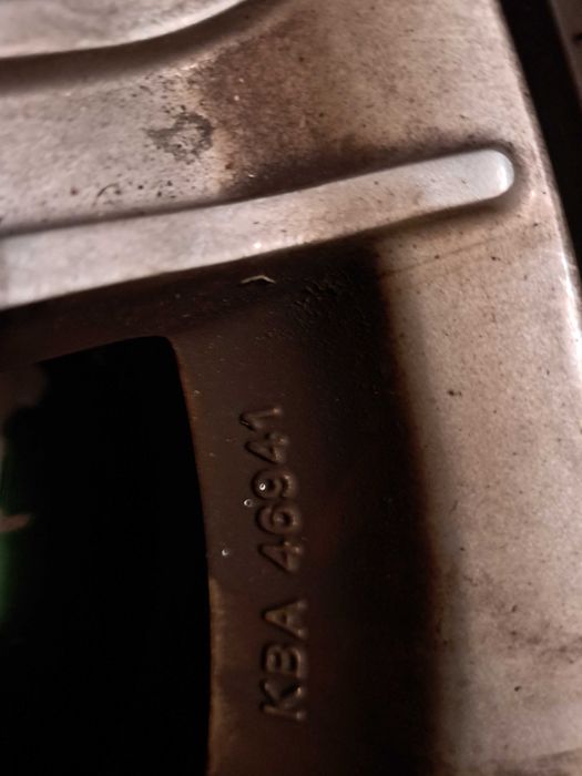 Продавам джанти за Toyota avensis T 27