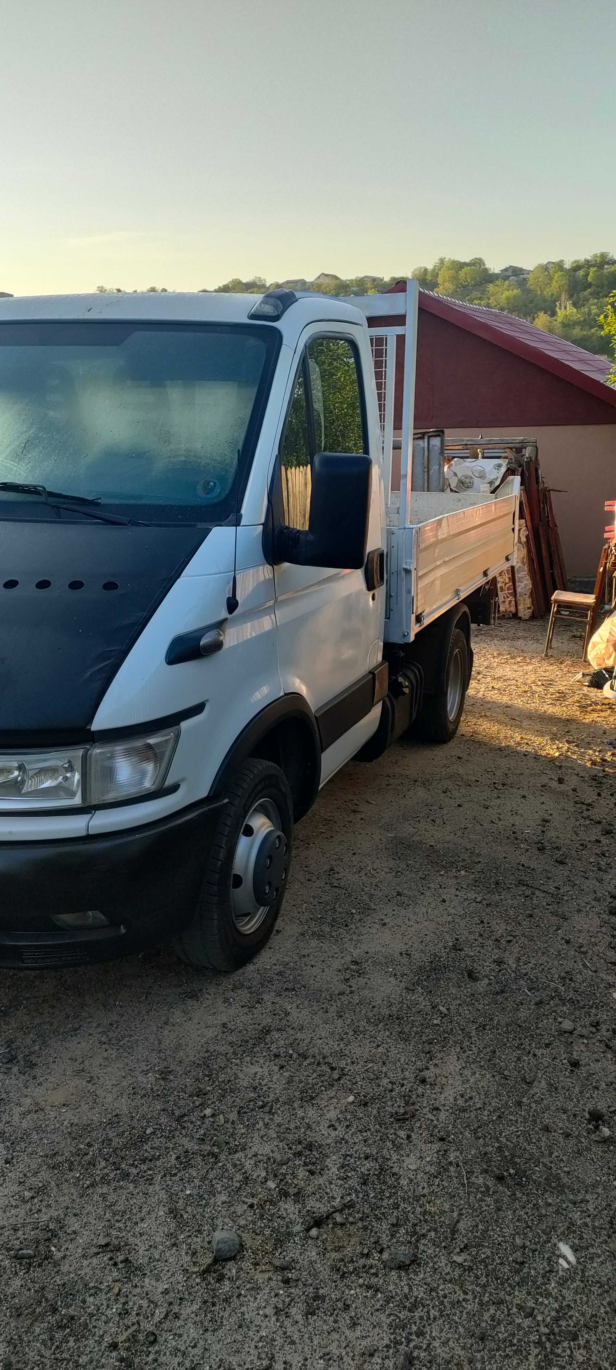 Iveco Daily basculare trilaterală pe cutie,Aer condiționat