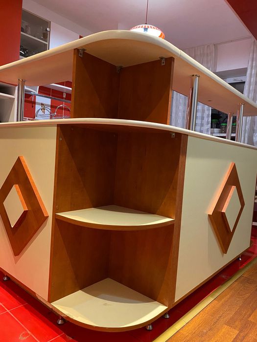 Bar / insulă de bucătărie modernă