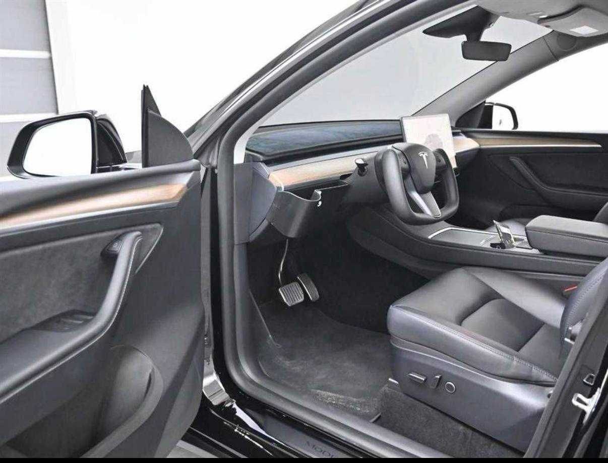 Tesla Model Y RWD
